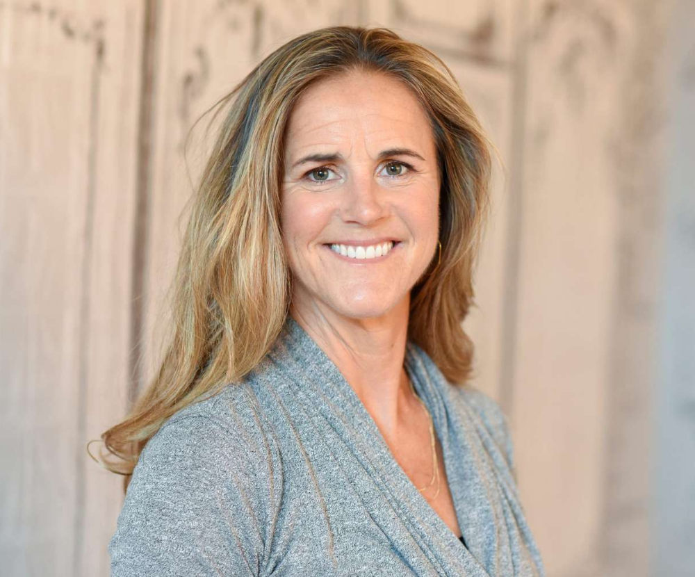 Book Brandi Chastain, concept image.