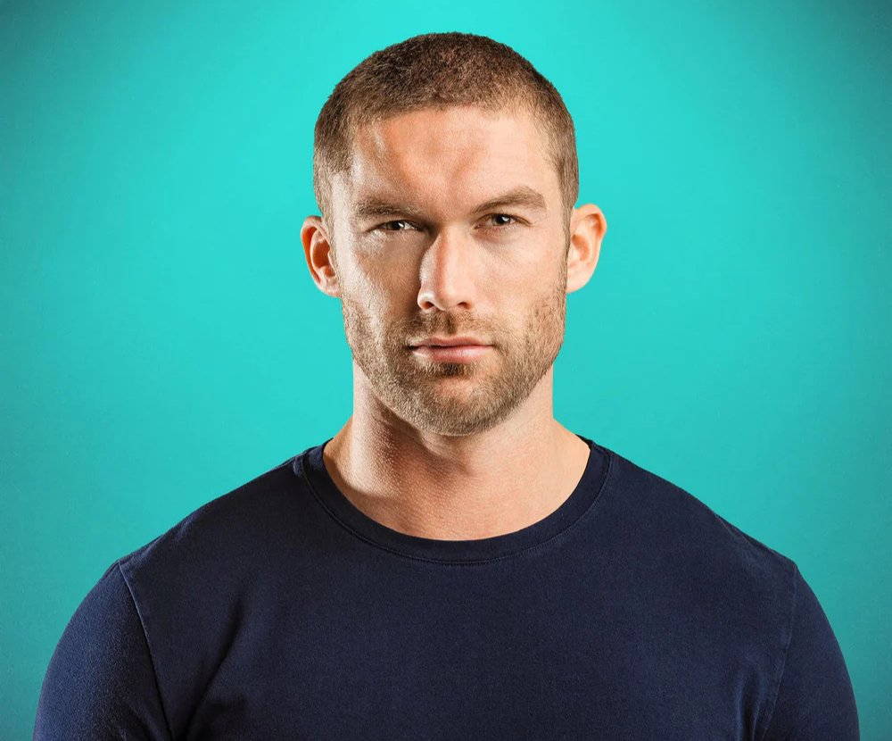 Book Chris Williamson, concept image.