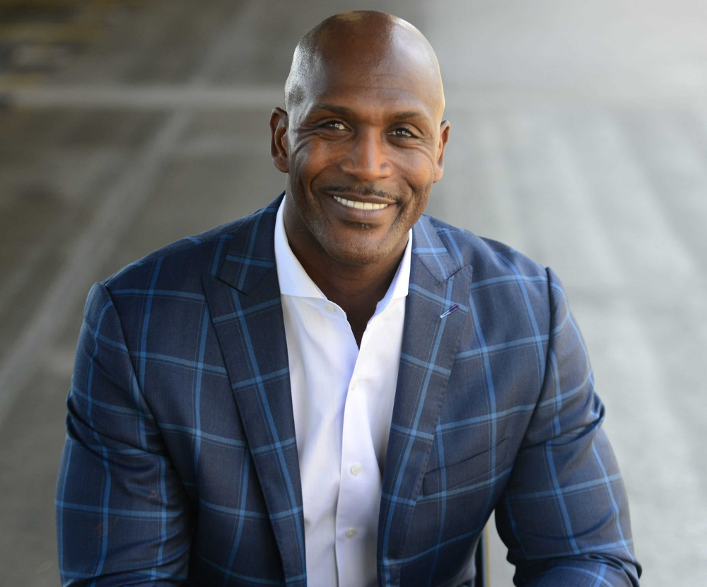 Book Eric Boles, concept image.