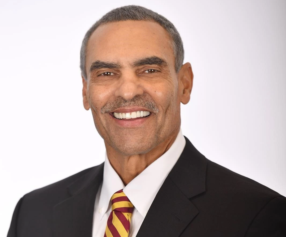 Book Herm Edwards, concept image.