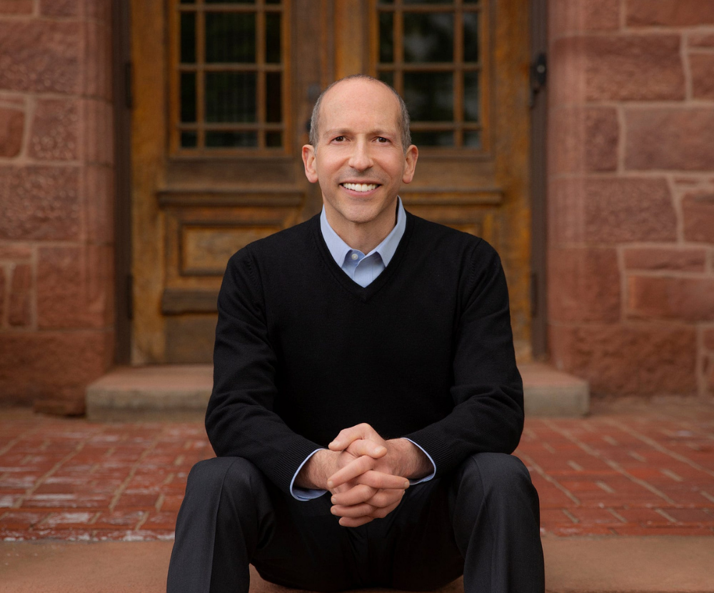 Book Jon Pocoult, concept image.