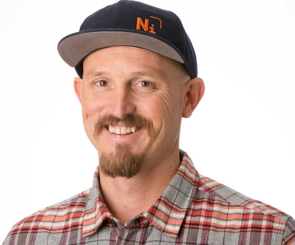 Book Mick Ebeling, concept image.