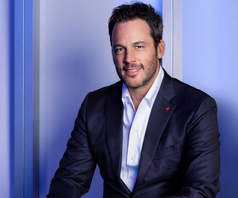 Book Ryan Estis, concept image.