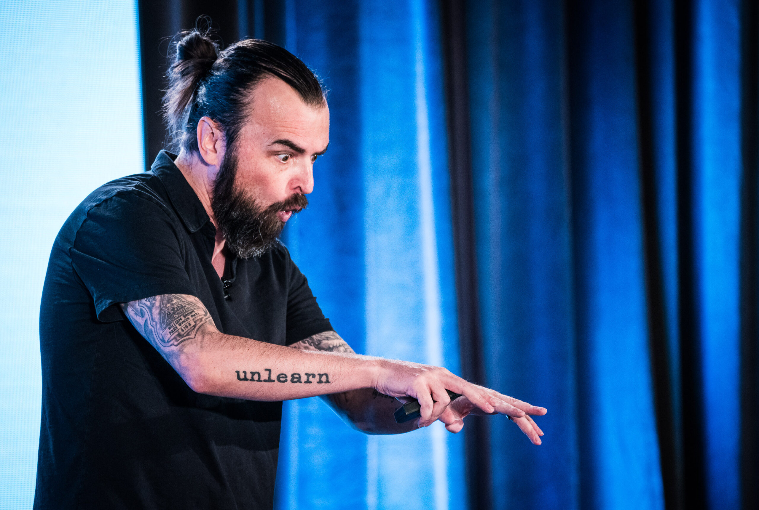 Scott Stratten - Keynote Speakers